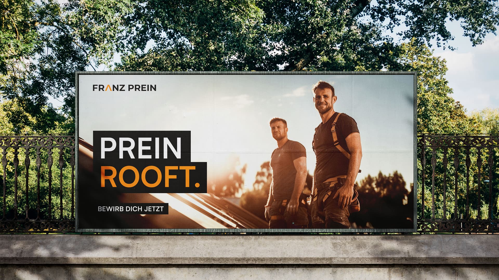 Ein großes Employer Branding Plakat für Prein mit der Aufschrift "PREIN ROOFT"